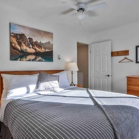 Big Mountain Views - Bright 2-Story Corner Unit Apartment Canmore Luaran gambar