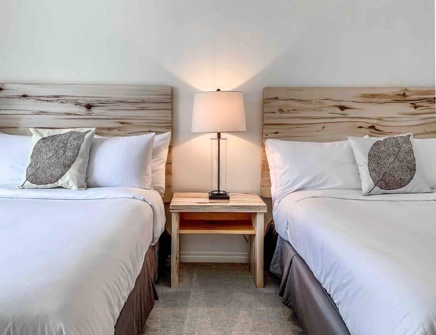 Big Mountain Views - Bright 2-Story Corner Unit Apartment Canmore Luaran gambar