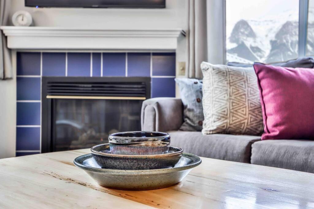 Big Mountain Views - Bright 2-Story Corner Unit Apartment Canmore Luaran gambar